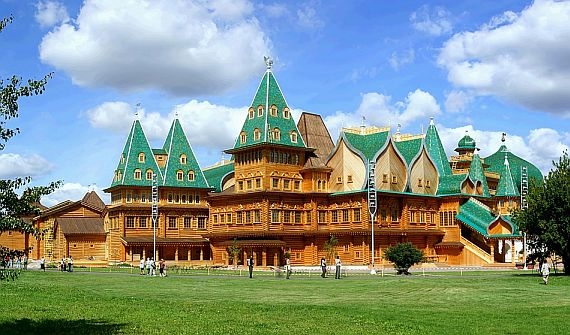 Удивительный дворец в Коломенском Удивительный дворец в Коломенском