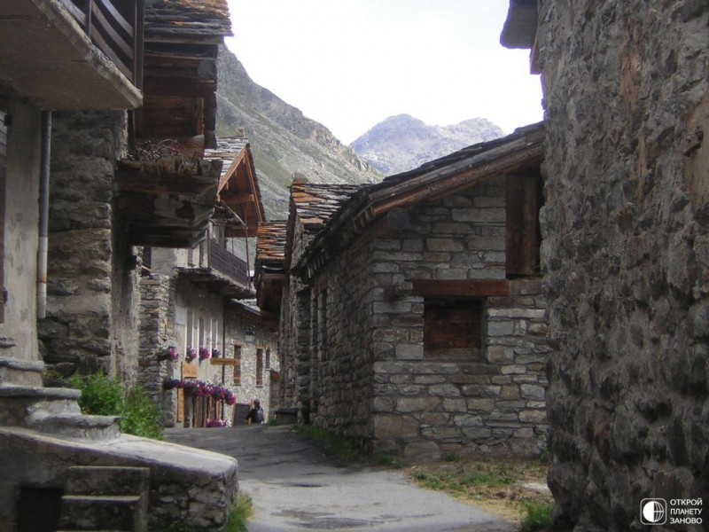 Bonneval-sur-Arc - французская альпийская деревня Bonneval-sur-Arc - французская альпийская деревня