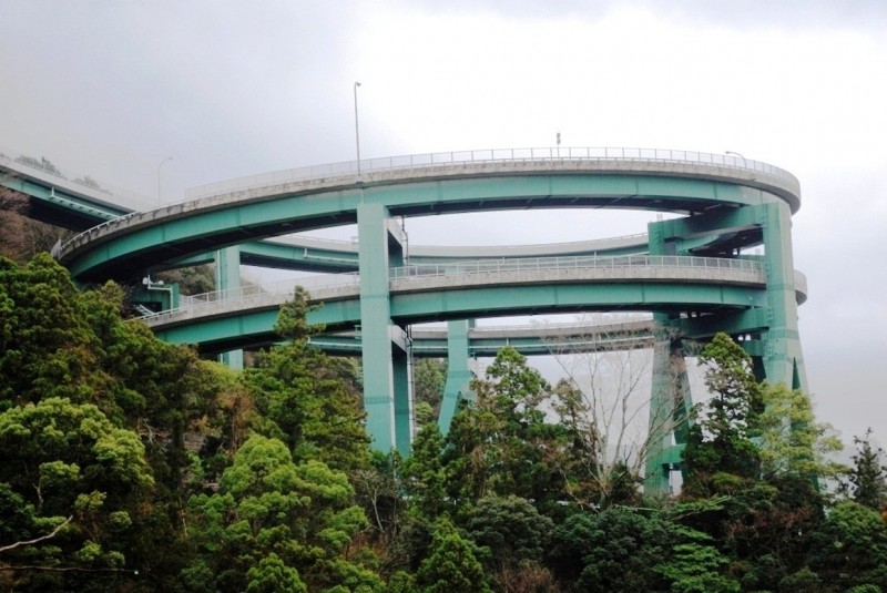 Спиральный мост Kawazu-Nanadaru Спиральный мост Kawazu-Nanadaru