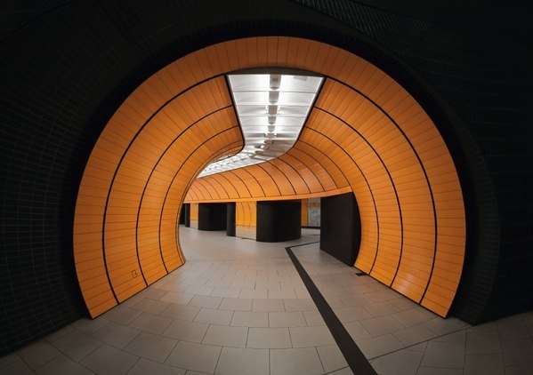 Космические станции метро в Мюнхене.
