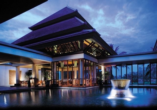 Banyan Tree Phuket - один из самых великолепных и живописных курортов во всей Азии