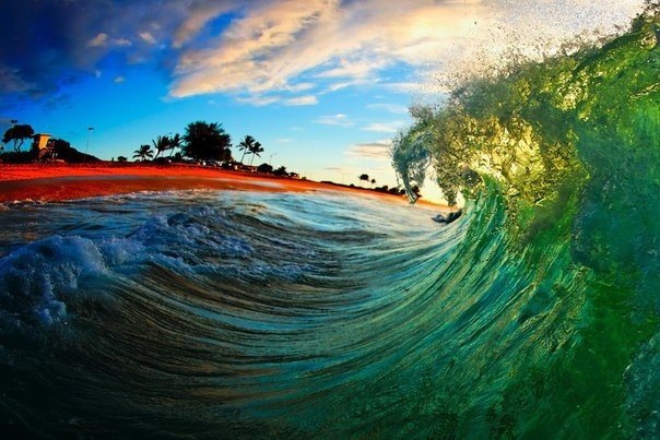 Красивые волны на Гавайях...