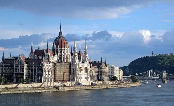 Здание Парламента Венгрии - величественный символ независимости Здание Парламента Венгрии - величественный символ независимости