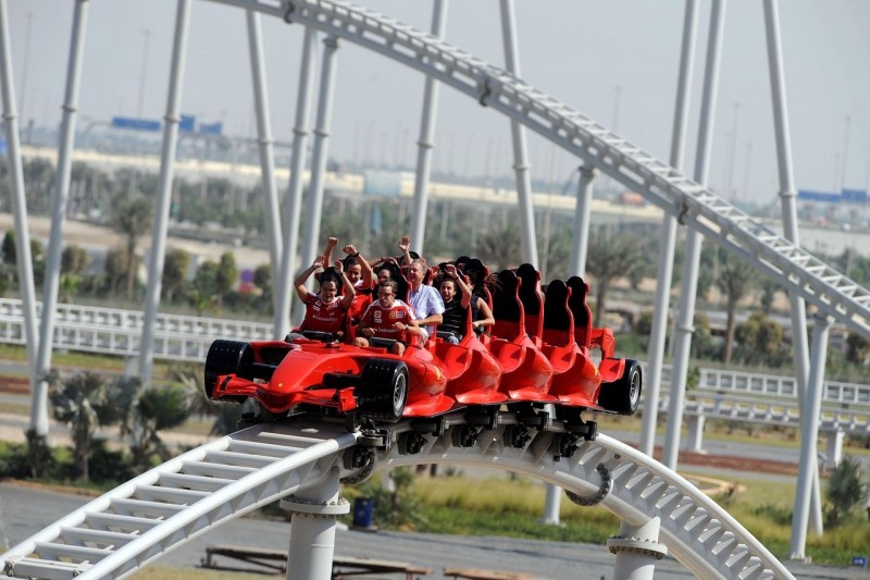 Ferrari World в Абу-даби, ОАЭ Ferrari World в Абу-даби, ОАЭ