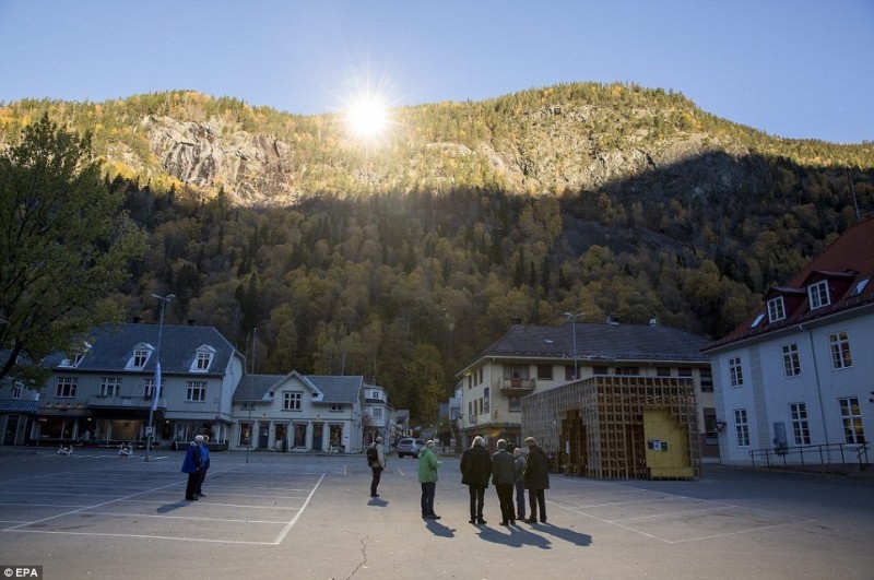 Рьюкан: деревня, которая освещается зеркалами (Норвегия)