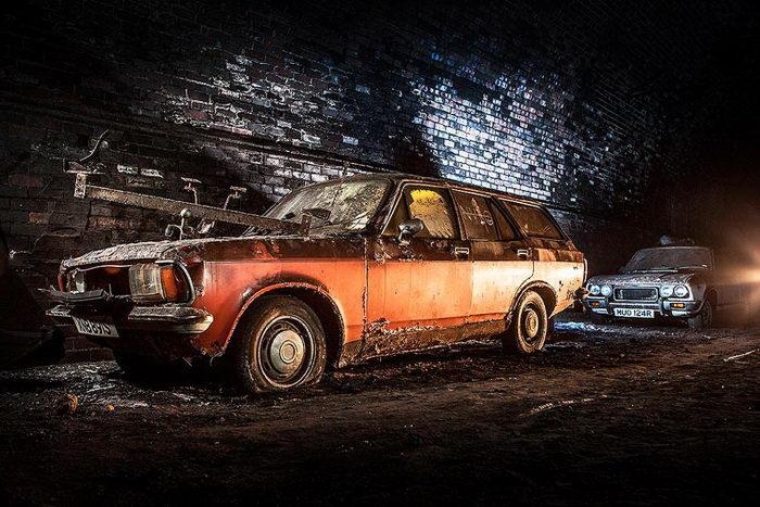Туннель с брошенными автомобилями. Туннель с брошенными автомобилями.