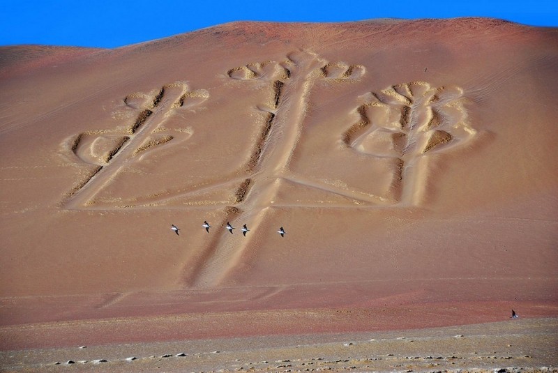 Геоглиф «Андский канделябр» в Перу