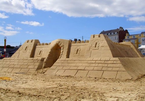 Отель из песка (Англия)