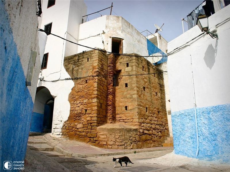 Рабат - столица королевства Марокко, расположенная на берегу Атлантического океана, в устье реки Бу-