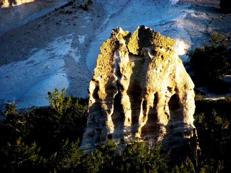 Невероятные скалы-палатки: Kasha-Katuwe Tent Rocks (США)