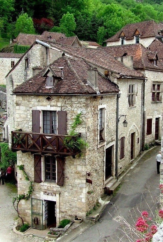 Прогулка по средневековым французским деревенькам