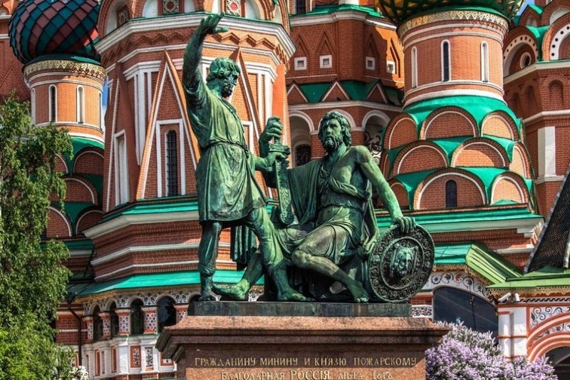 Памятник Минину и Пожарскому в Москве (Россия)