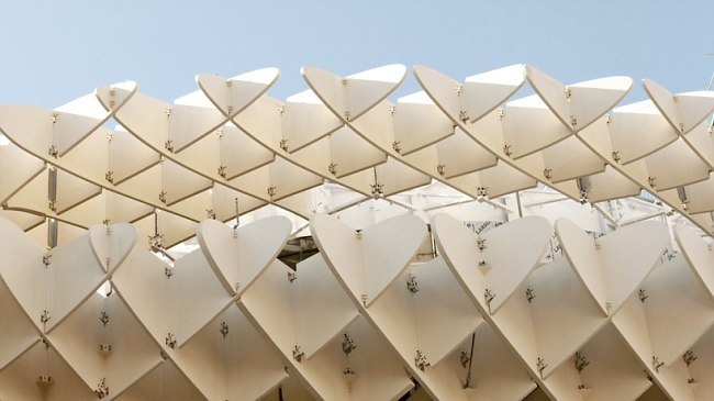Деревянный комплекс Metropol Parasol в Севилье. Деревянный комплекс Metropol Parasol в Севилье.
