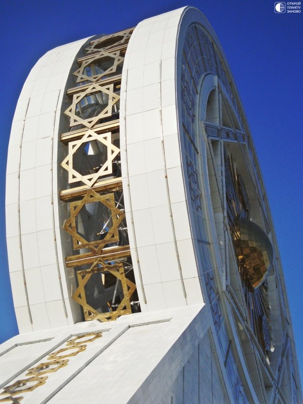 Колесо обозрения в Ашхабаде, Туркменистан