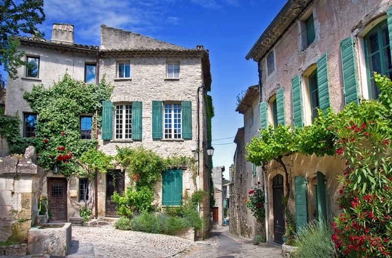 Везон-ла-Ромен (Vaison-la-Romaine). Прованс, Франция Везон-ла-Ромен (Vaison-la-Romaine). Прованс, Франция