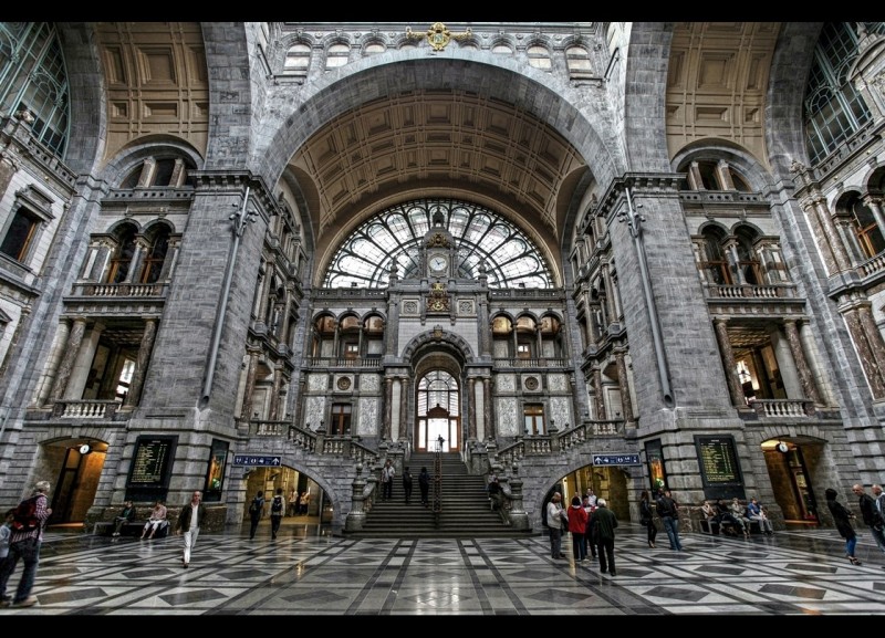 Железнодорожный вокзал в Антверпене