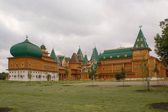 Удивительный дворец в Коломенском Удивительный дворец в Коломенском