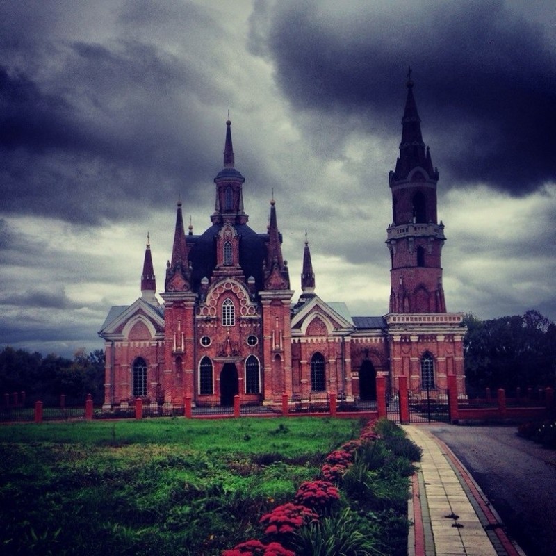 Церковь Знамения Божьей Матери (Знаменская) - главная достопримечательность села Вешаловка в Липецко