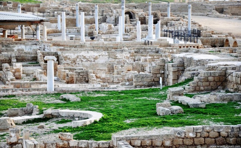 Кейсария - древний город-порт в Израиле