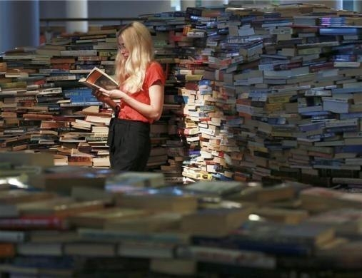 Лабиринт из книг в Лондоне. Лабиринт из книг в Лондоне.