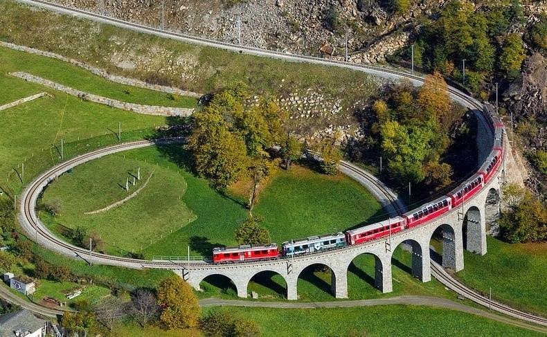 Спиральный виадук в Брусио, Швейцария