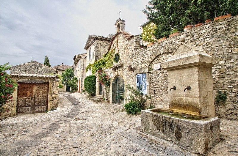 Везон-ла-Ромен (Vaison-la-Romaine). Прованс, Франция Везон-ла-Ромен (Vaison-la-Romaine). Прованс, Франция