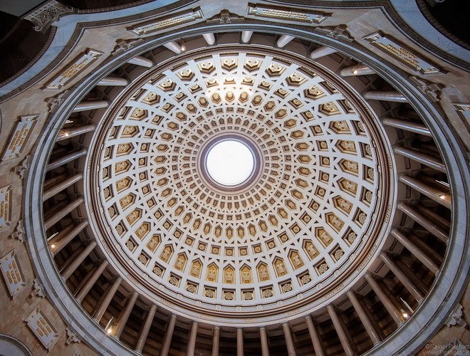 Зал освобождения Befreiungshalle