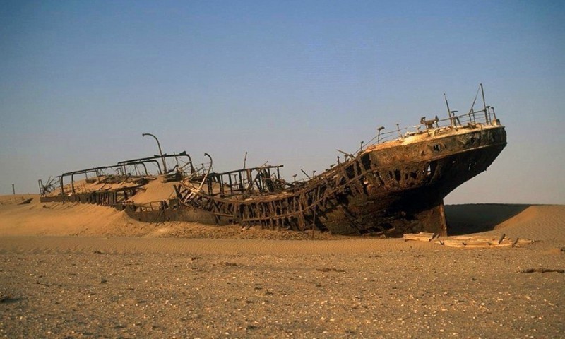 Самый знаменитый корабль в пустыне Самый знаменитый корабль в пустыне