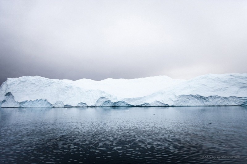 Редкие и захватывающие фотографии перевёрнутого айсберга