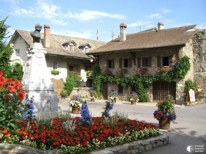 Bonneval-sur-Arc - французская альпийская деревня Bonneval-sur-Arc - французская альпийская деревня
