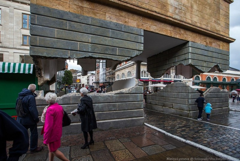 Летающий дом в центре Лондона Летающий дом в центре Лондона
