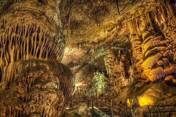 Сказочная пещера Авшалом