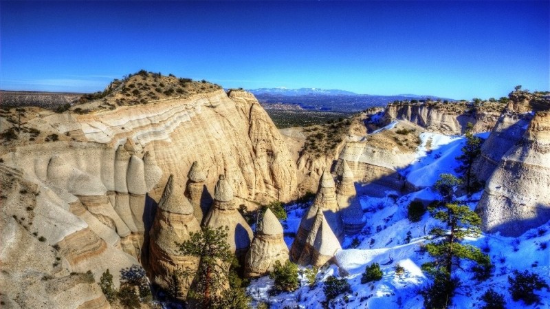 Невероятные скалы-палатки: Kasha-Katuwe Tent Rocks (США)