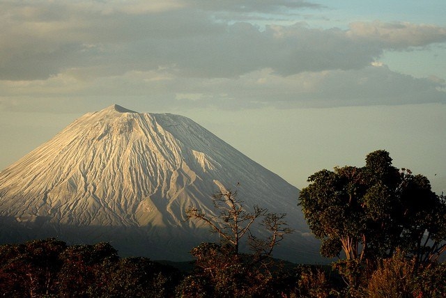 Вулкан Оль Дойньо Ленгаи, Танзания.