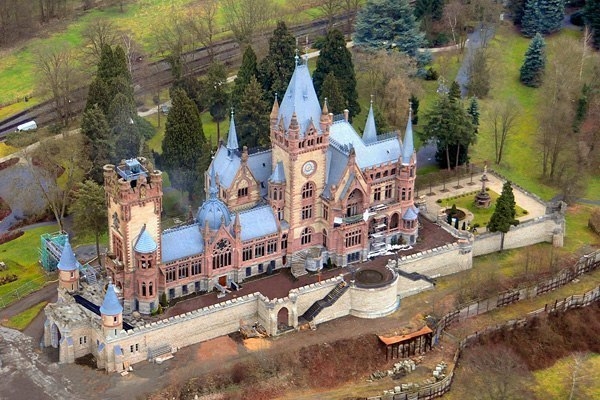 Сказочный Замок Драхенбург в Германии