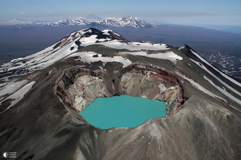 Малый Семячик: кислотное озеро в вулкане