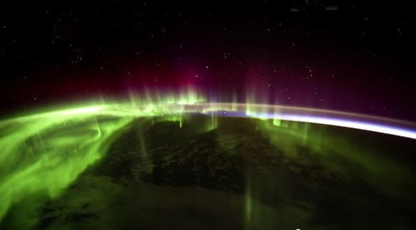 Фотографии полярного сияния с борта МКС.
