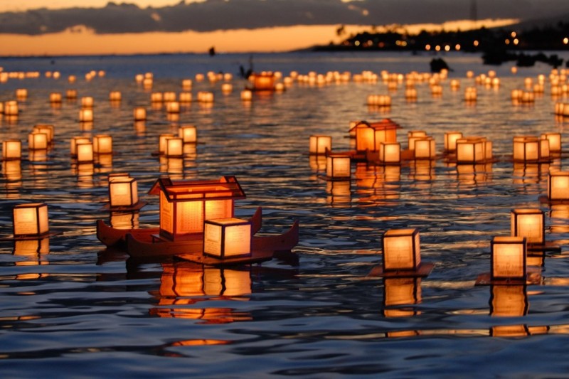 Фестиваль плавающих фонарей, Гонолулу, Гавайи, США