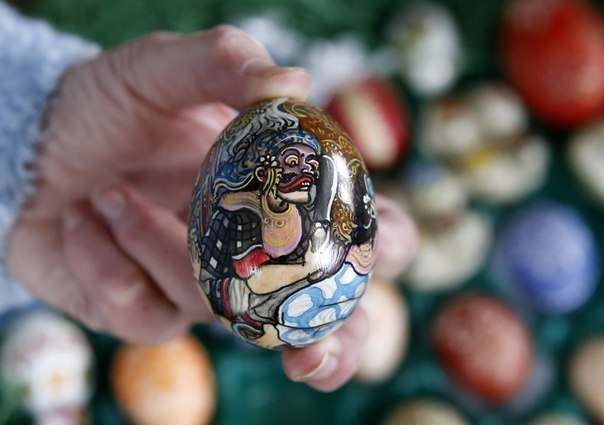 Немцы Криста и Фолькер Крафт - настоящие пасхальные фанатики Немцы Криста и Фолькер Крафт - настоящие пасхальные фанатики