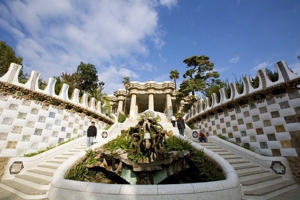 Парк Гуэль - знаменитое творение Гауди. Расположен в северной части Барселоны, Испания
