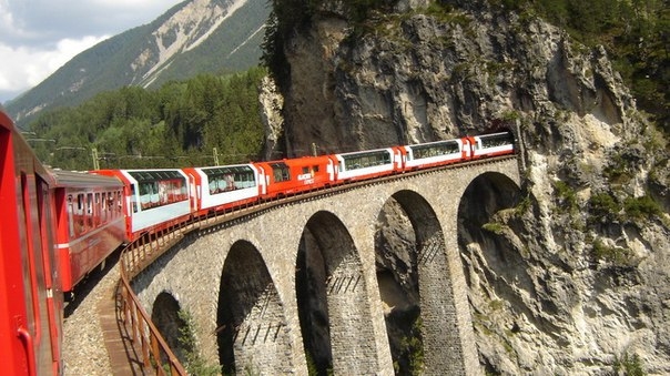 Самые красивые маршруты мира: швейцарский Ледниковый экспресс