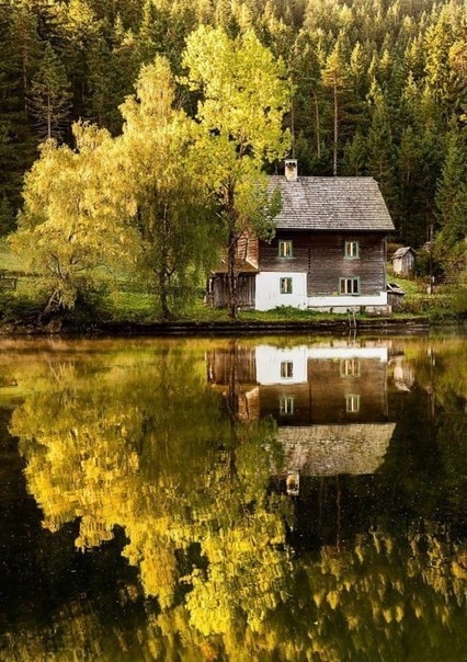 Уютные домики у озера в Штирии, Австрия