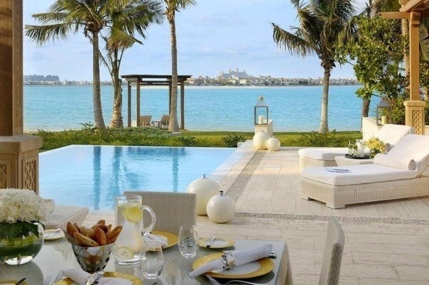 Пальма Джумейра - элитный остров в Дубай, ОАЭ.