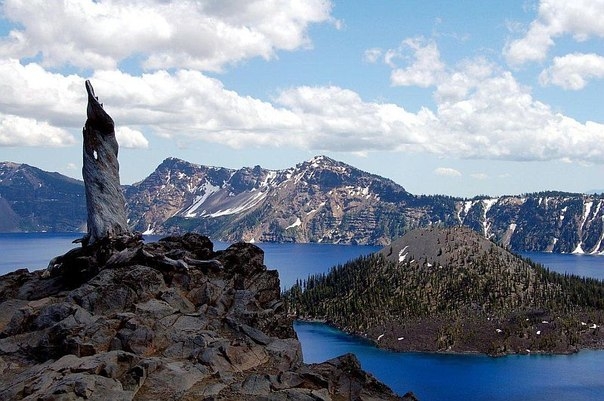 Кратерное озеро Крейтер (Crater Lake), штат Орегон, США