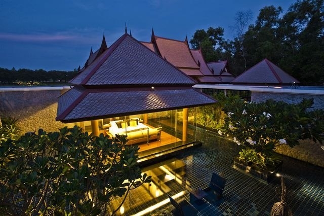 Banyan Tree Phuket - один из самых великолепных и живописных курортов во всей Азии