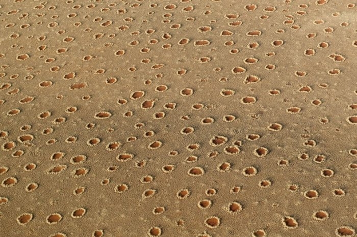 Загадочные круги в пустыне Намиб