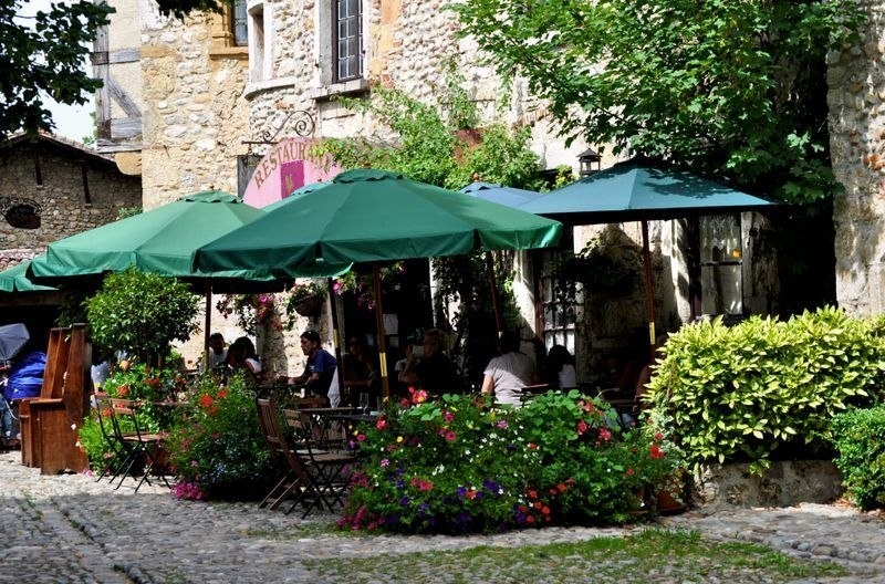 Средневековая деревня Перуж (Pérouges)