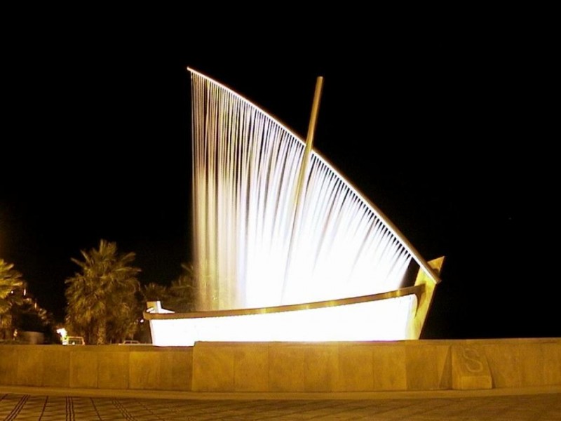 Искрящаяся лодка: чудо-фонтан в Валенсии