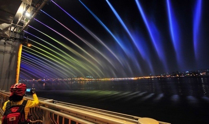 Мост Фонтан радуги, Сеул