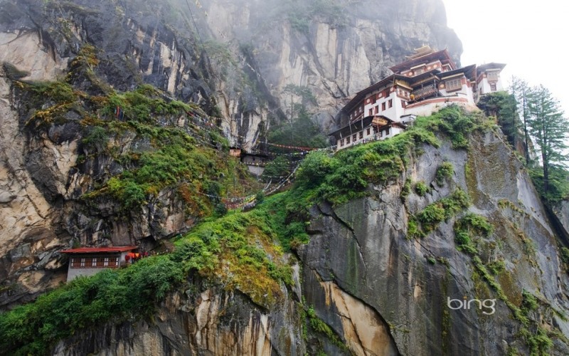 Такцанг-лакханг: скальный монастырь в Бутане 0